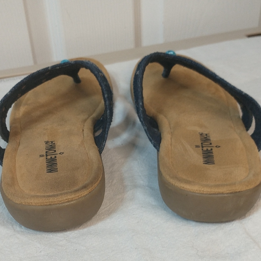 Minnetonka Denim Blue Sandals with Turquoise Details. SZ 10. Beautiful Condition - Picture 6 of 9
